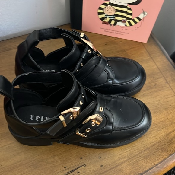 Retro Double Buckle Black Chunky Booties - Picture 2 of 7